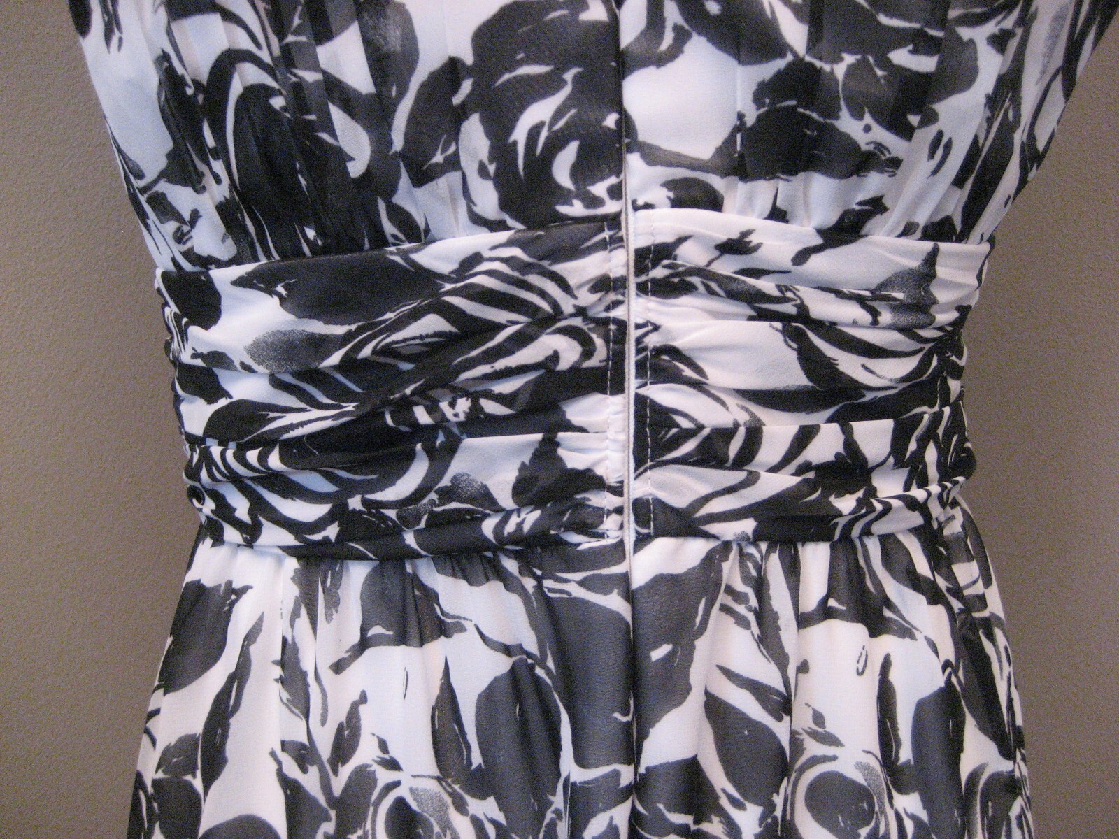 NWT! WHBM Black/White/Gray Lined Spaghetti Strap V Neck Maxi Dress Sz 4