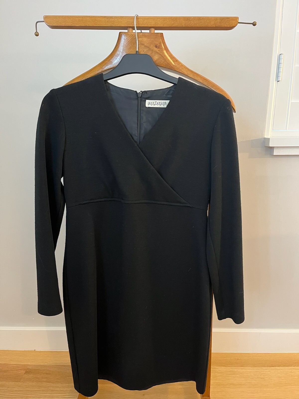 Ann Taylor Petites Long Sleeve wool Sheath Dress Size 2P Cross Over V-neck USA
