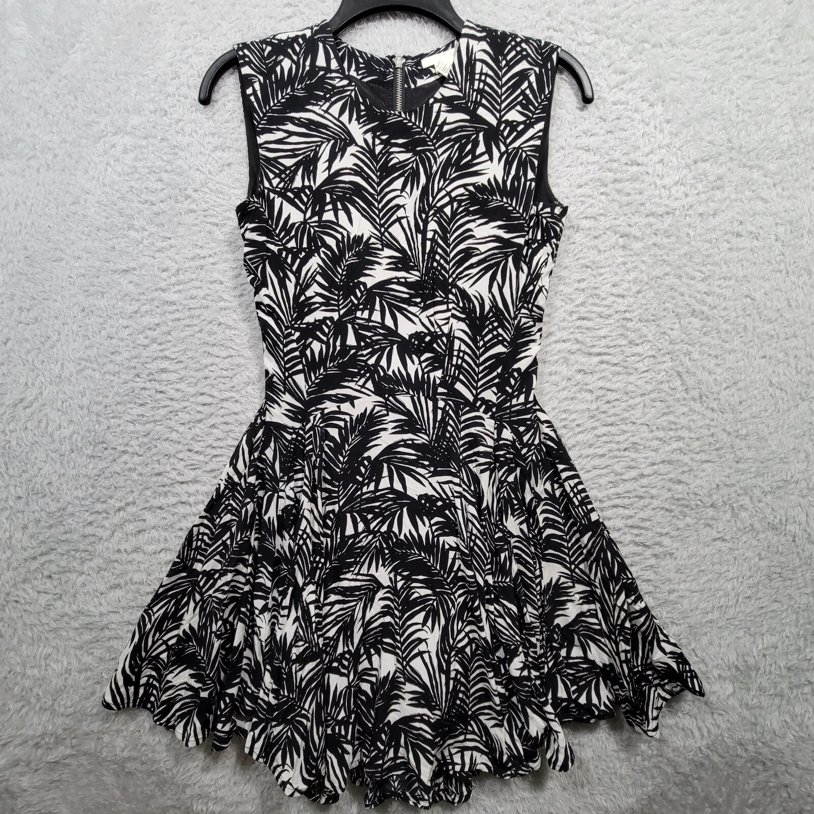 H&M Dress Womens 4 Black Fit Flare Sleeveless Lined Back Zipper Foliage Floral