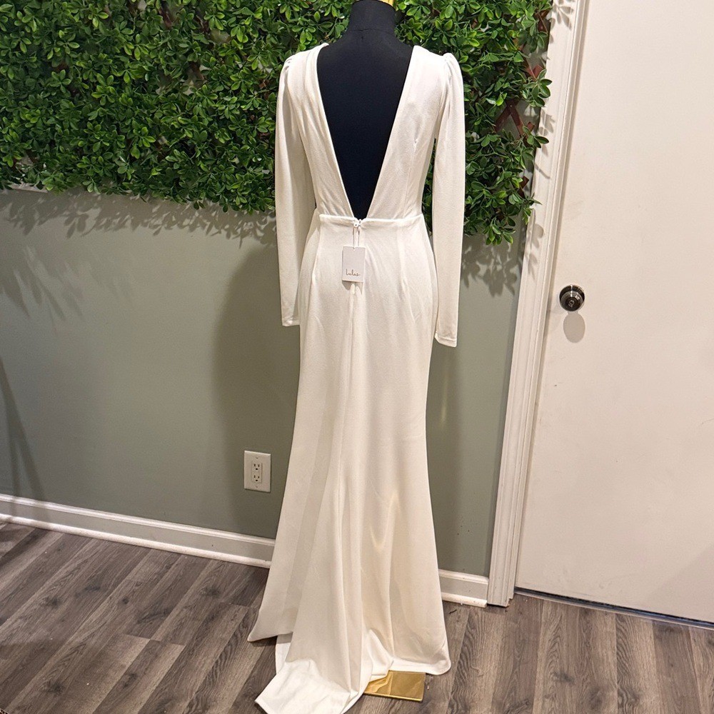 NWT- Stunning Romance White Long Sleeve Mermaid Dress *with imperfections*