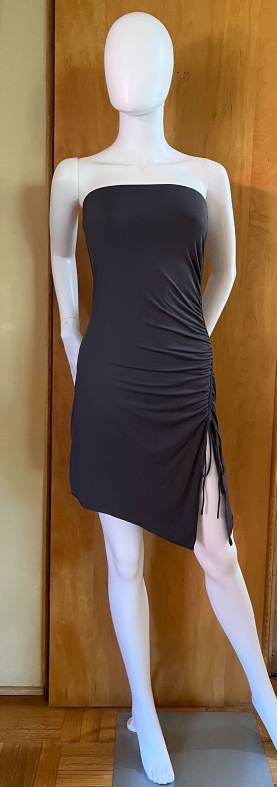 WOMEN’S PRINCESS POLLY GRAY RUCHED SIDE LACE UP SLIT STRAPLESS SHEATH DRESS – 6