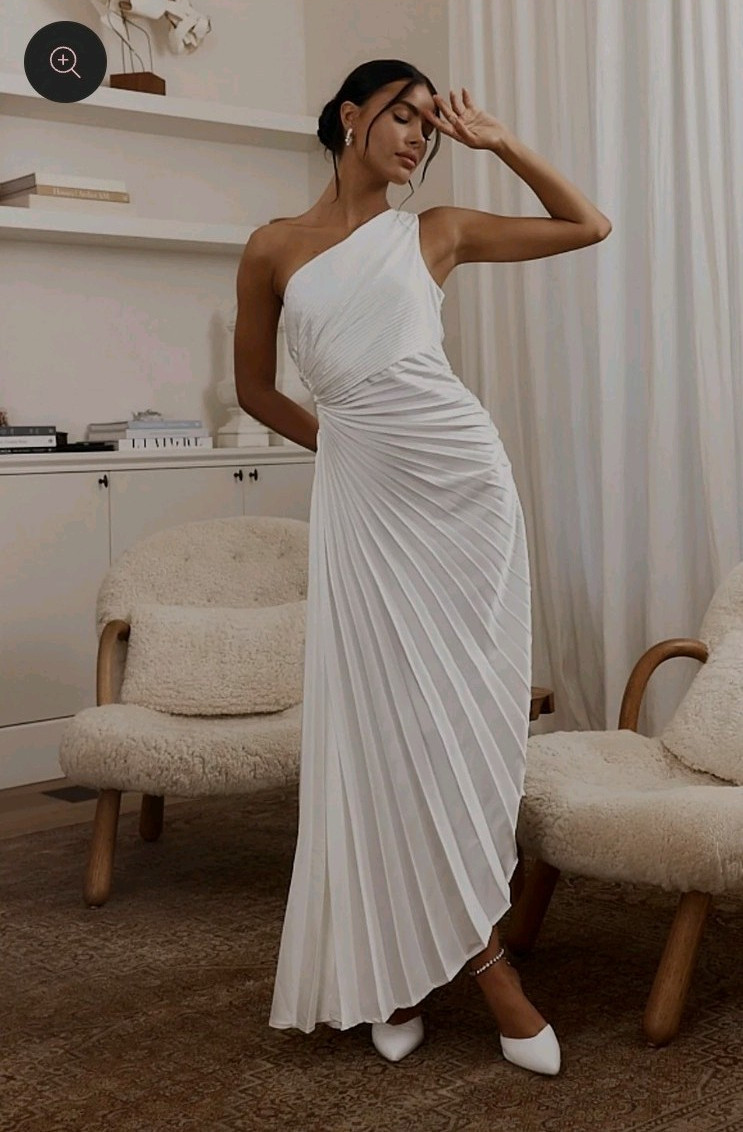 Selfie Leslie Brooklynn One- Shoulder Accordion Pleat Dress White M