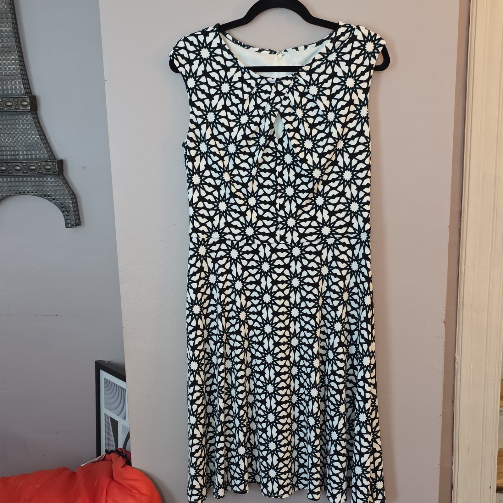Wisp Geometric A-Line Dress 10 Black/White Round Neck Sleeveless Stretch Lined