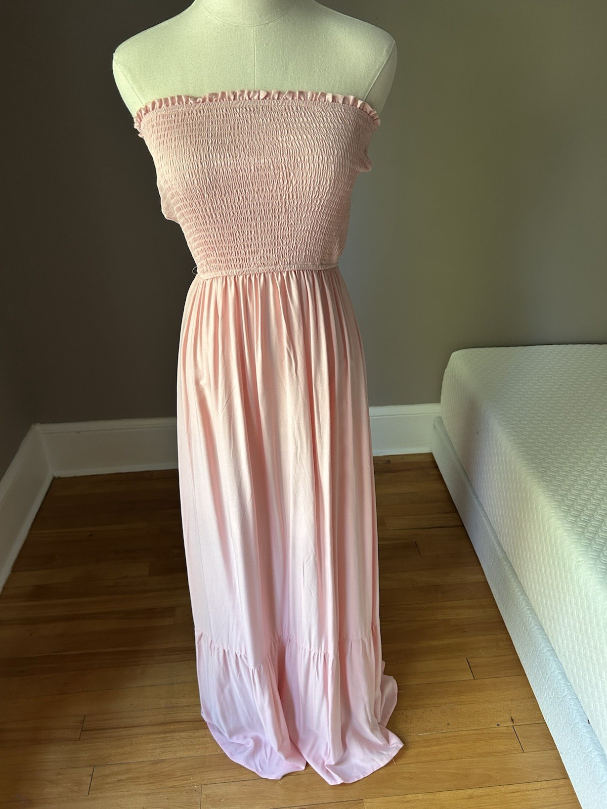Women’s Pink Ruffle Hem Smock Dress Size M