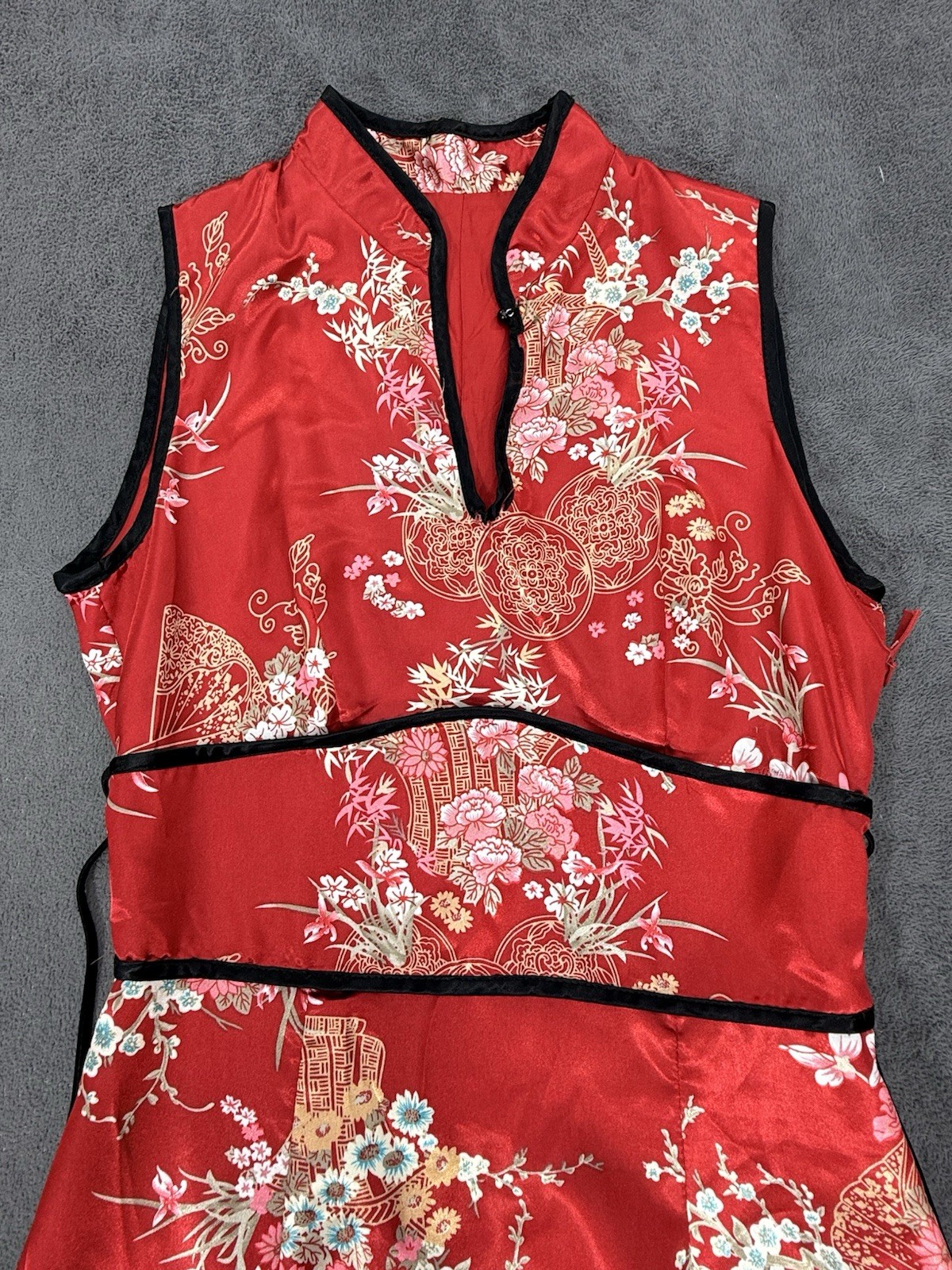 Red Asian Chinese Cheongsam Style Dress Up Women’s Size 8 Floral Satin Damaged