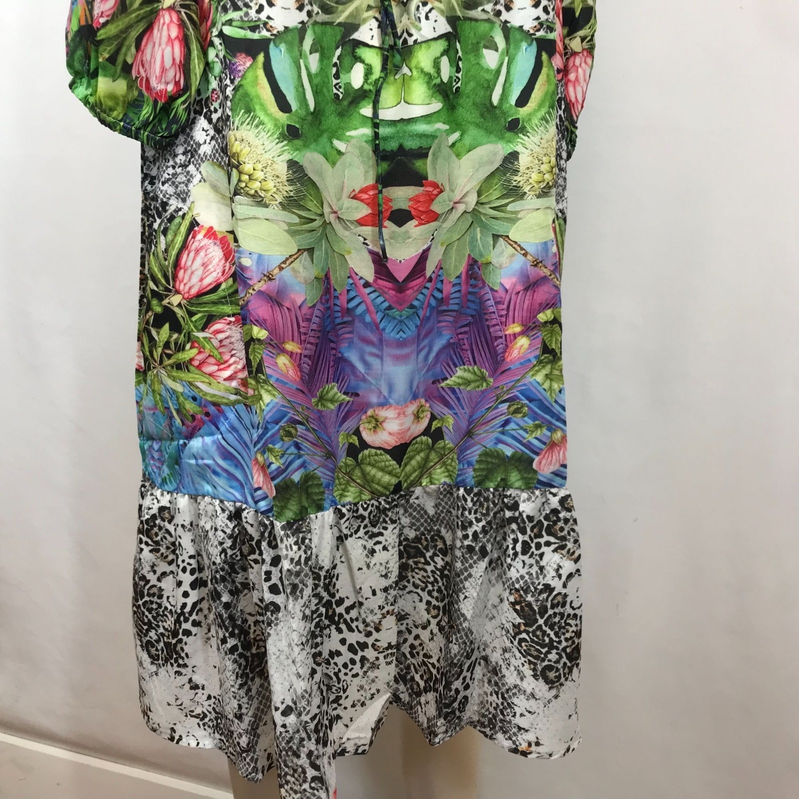 SAKKAS – WOMEN’S ONE SIZE MULTICOLOR FLORAL 3/4 SLEEVE KAFTAN POPOVER DRESS