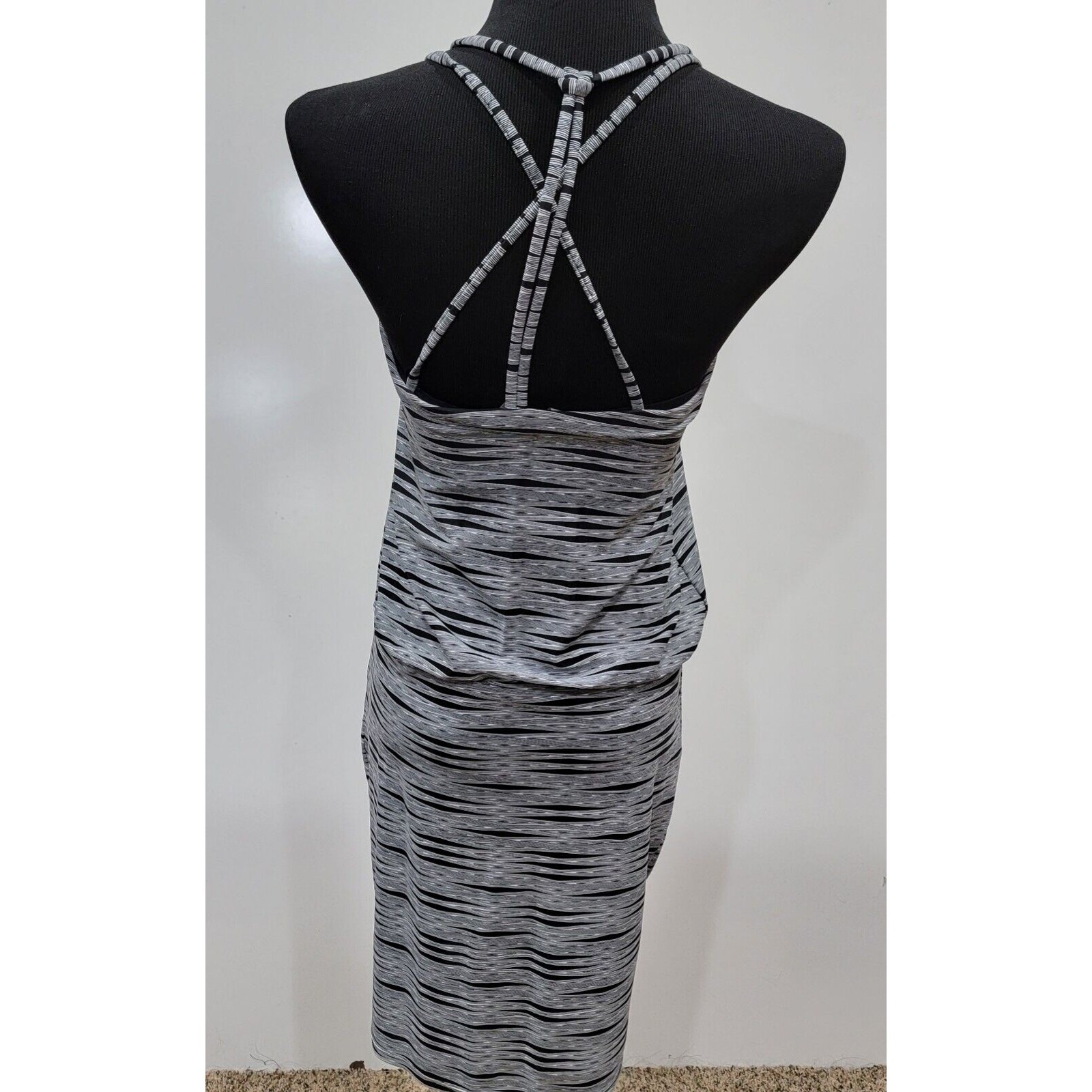 Athleta XSmall Arielle Venice Strappy Yback Athletic Swim Dress Sporty Coastal