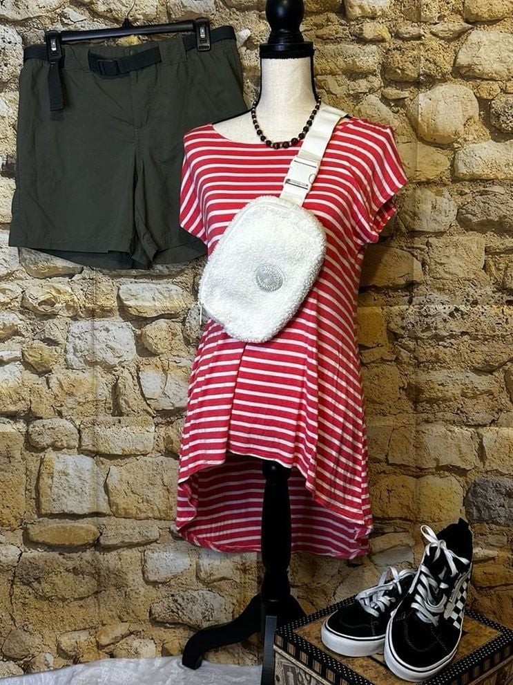 Azules Women’s Red and White Striped Short Sleeve High-Low T-Shirt Dress
