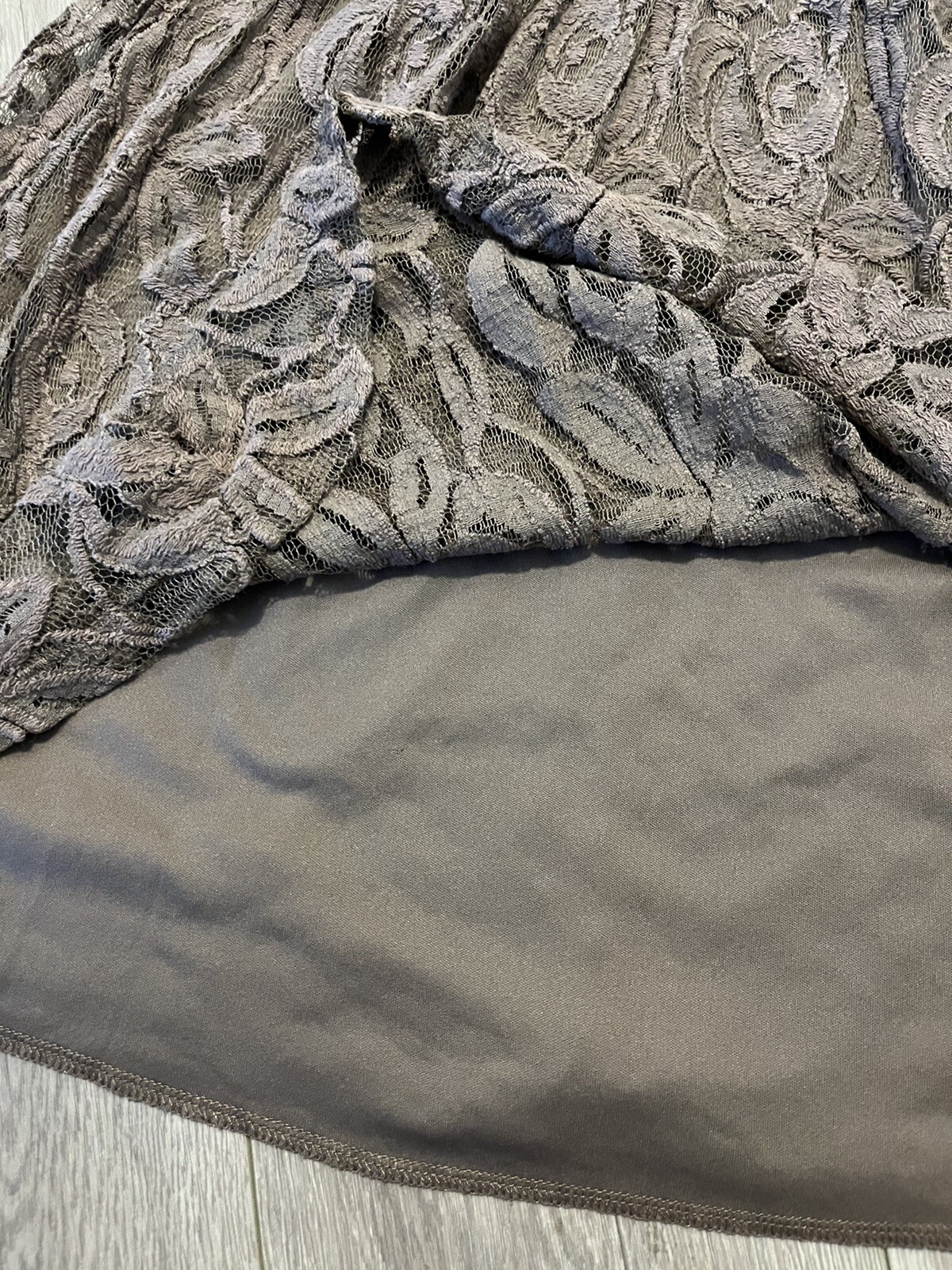 Bella D Taupe Lace Dress Size Small