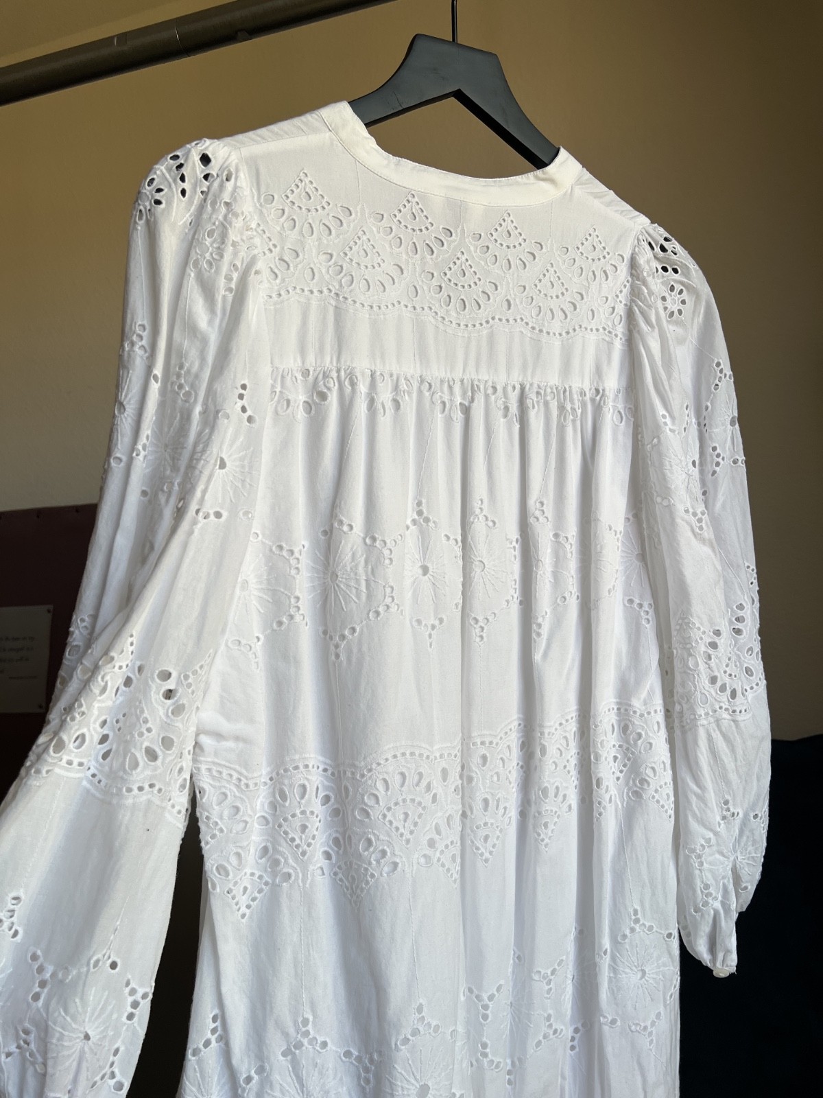 Universal Thread White Embroided Buffy Sleeve Midi Dress Size M