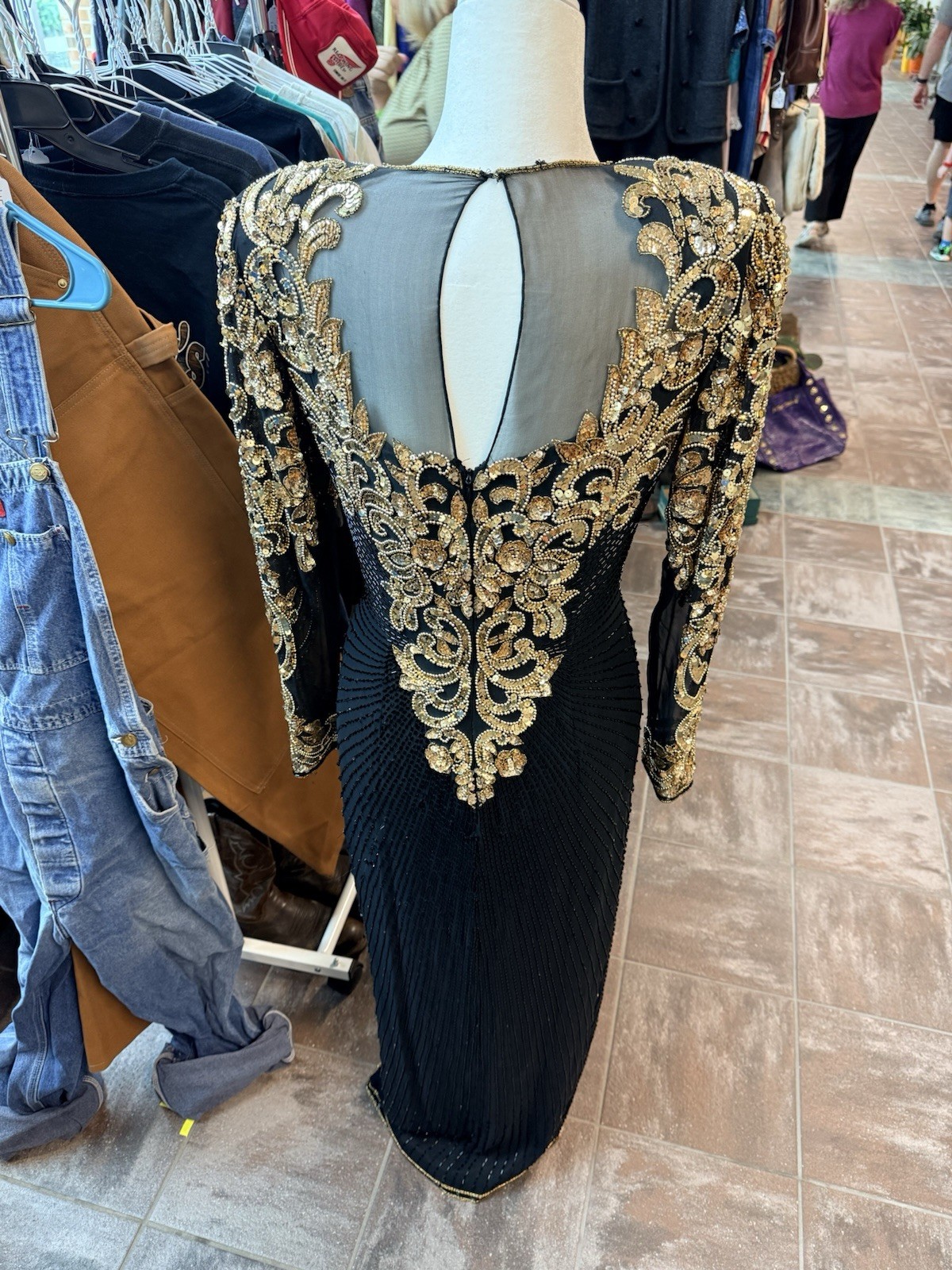 Vintage 80s De Oscar Beaded Silk Gown – Black & Gold Sequin Formal Dress