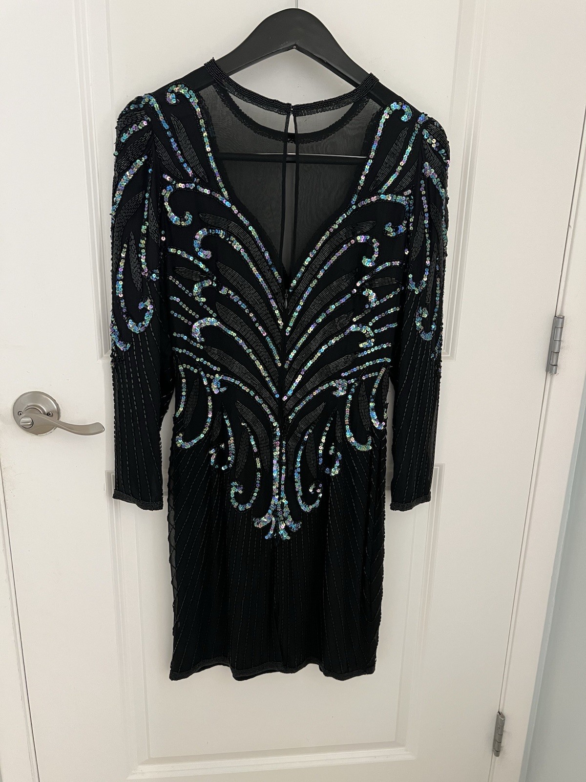 A.J. Bari Black Solid Beaded Sequin Sheath V-Neck Long Sleeve Knee Dress 10P