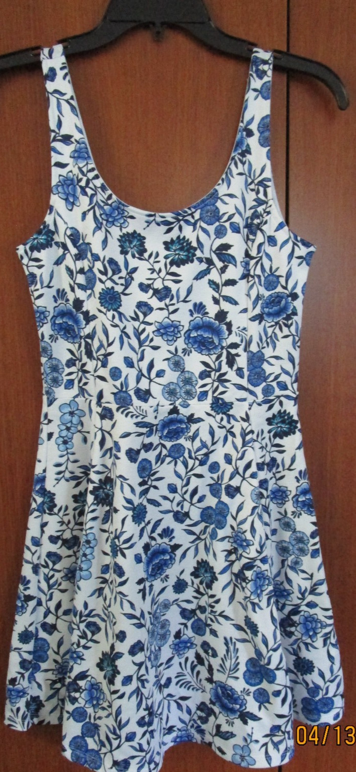 Divided Summer Floral Dress Sz 8 Polyester Elastane Bust 30 Length 32 in