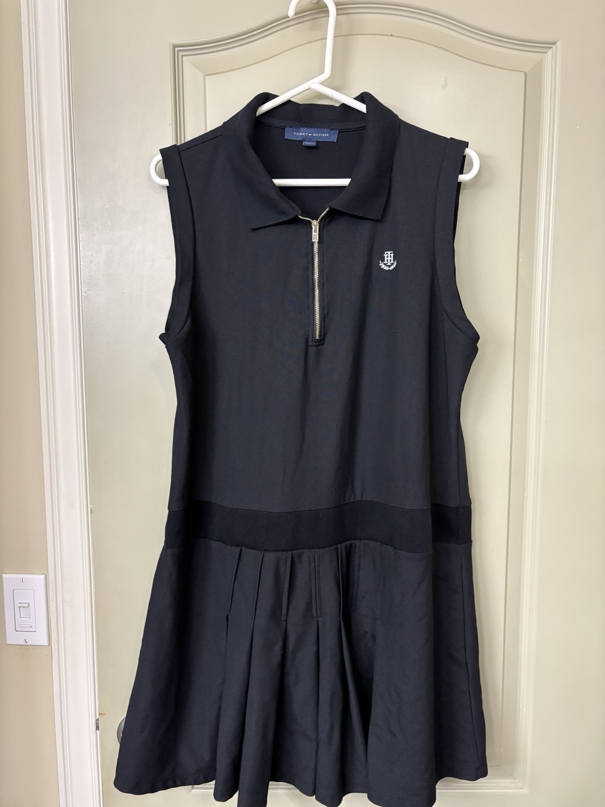 Tommy Hilfiger Women’s Sz L Black Tennis Golf Dress Collar 1/2 Zipper Pleated