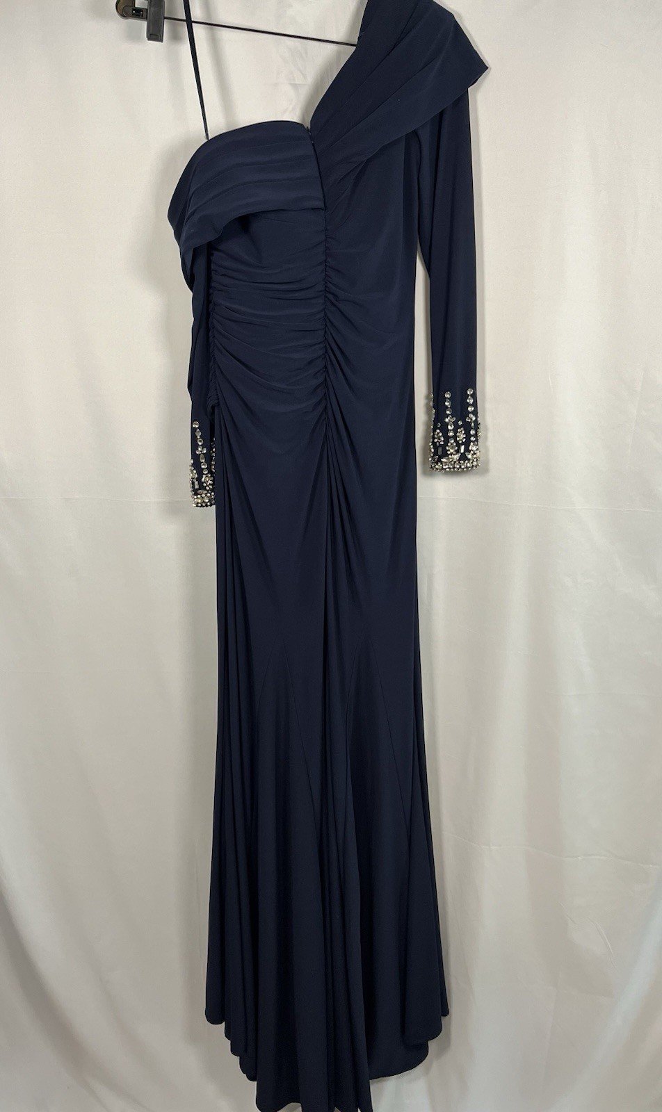 Mac Duggal Beaded Cuff Drop One Shoulder Jersey Ruched Side Slit Gown Sz 4