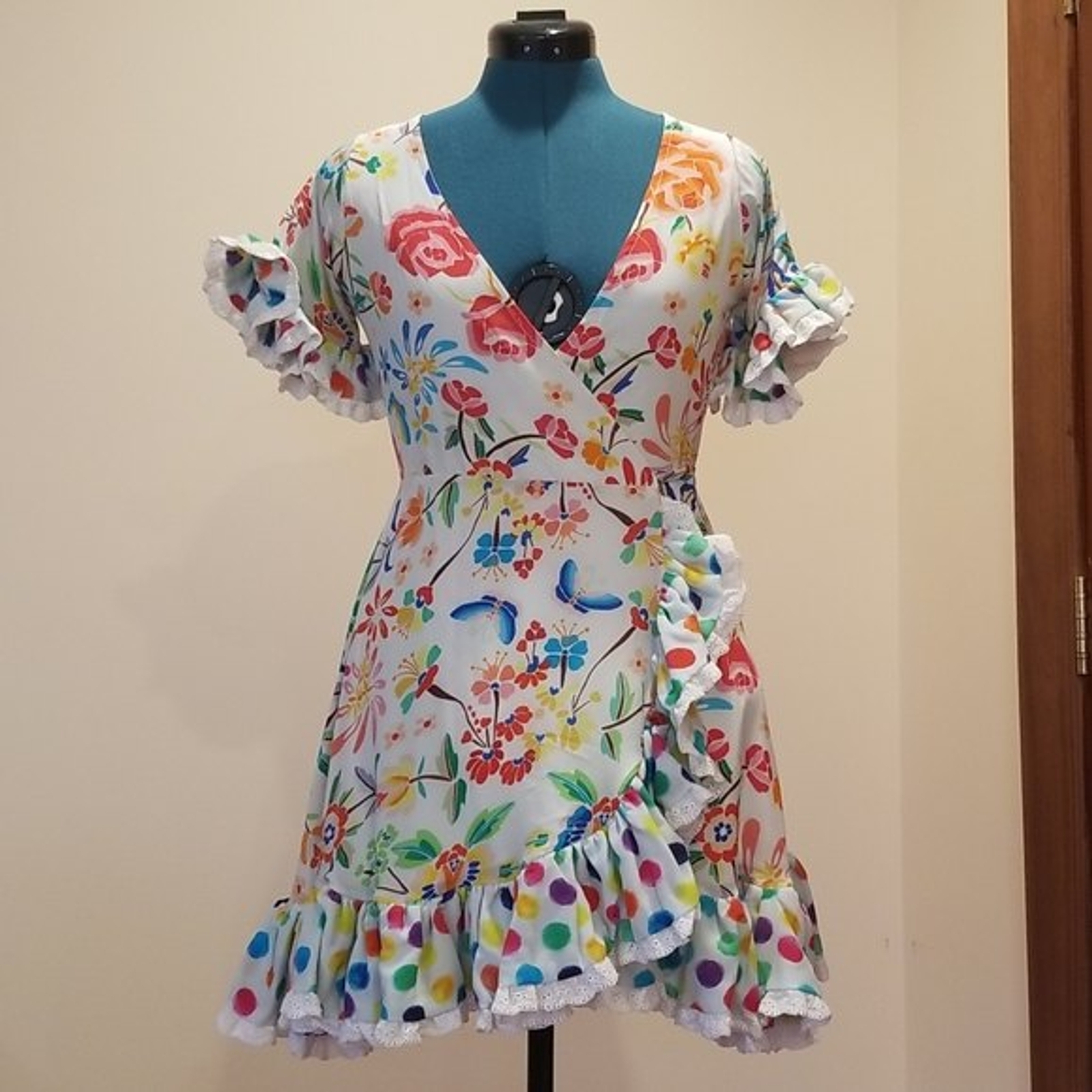 NWT All Things Mochi Valeria White Wrap Floral Mini Dress, size XS