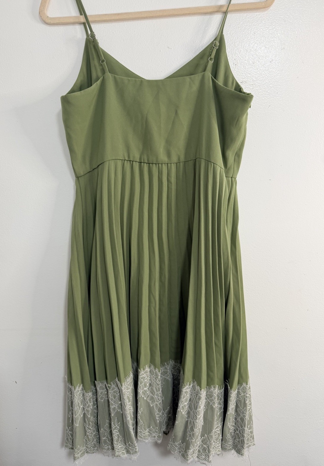 LYNA Green Pleated Lace Trim Sleeveless A-Line Knee Length Dress