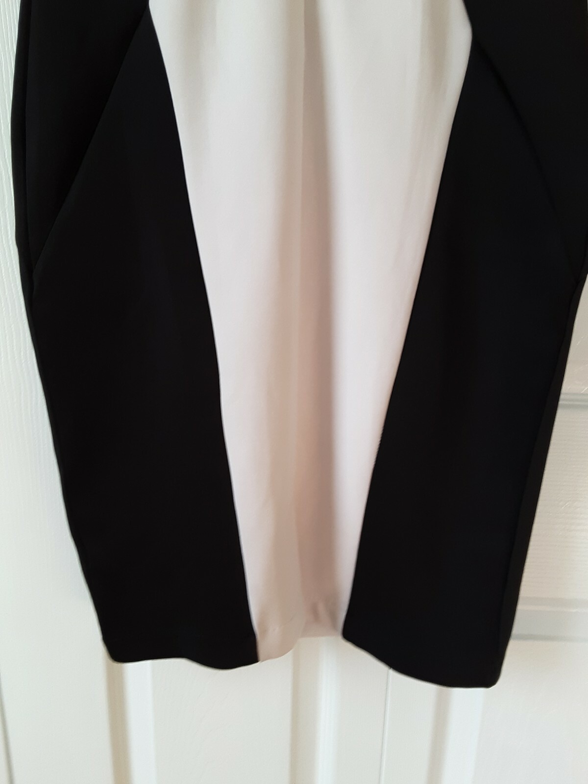 Trulli Size 4 Black White Fitted Sheath Dress Beaded Career Cocktail Party