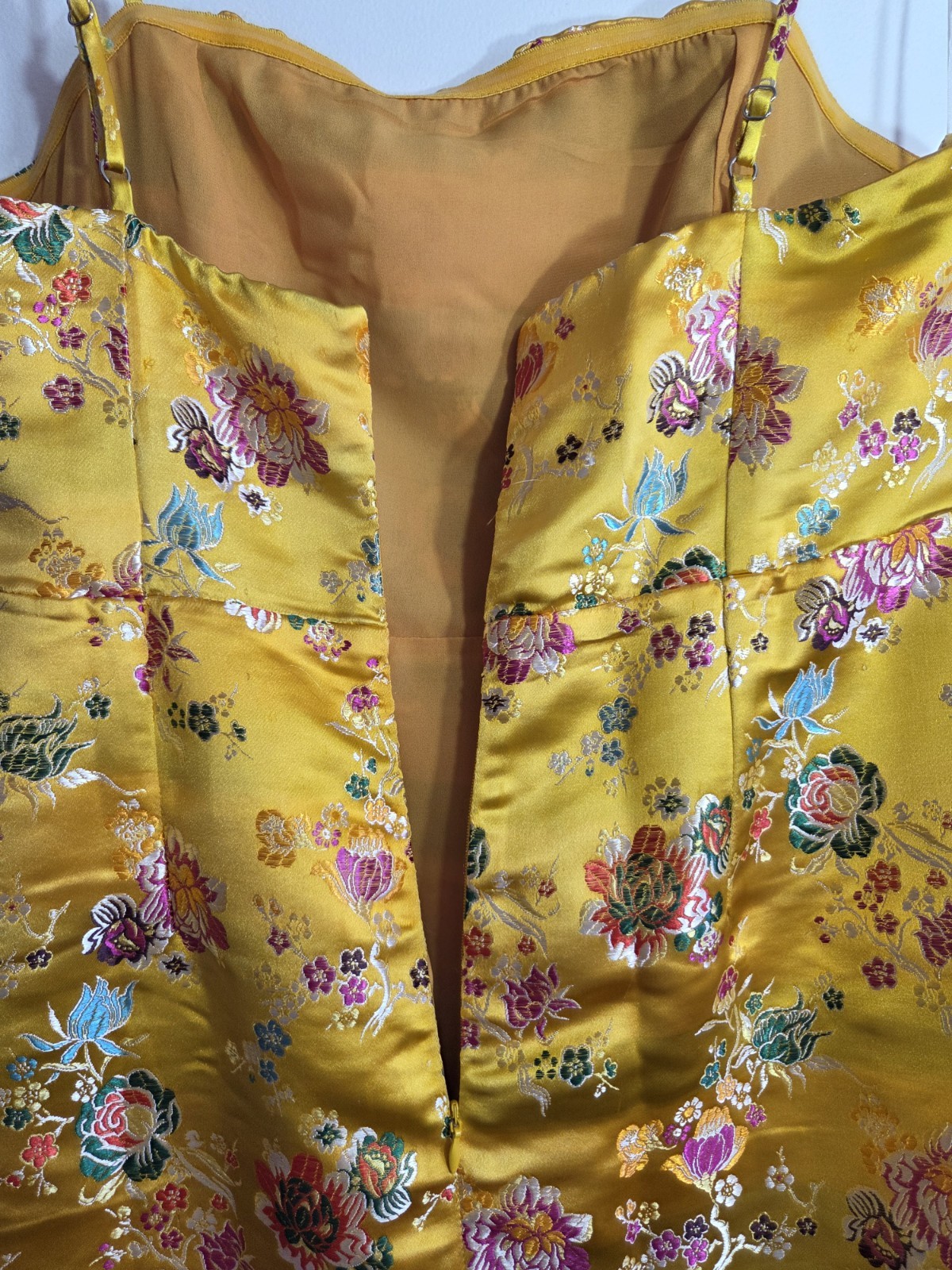 AVERY Size 12 Yellow Satin Floral Strappy Sleeveless Mini Dress