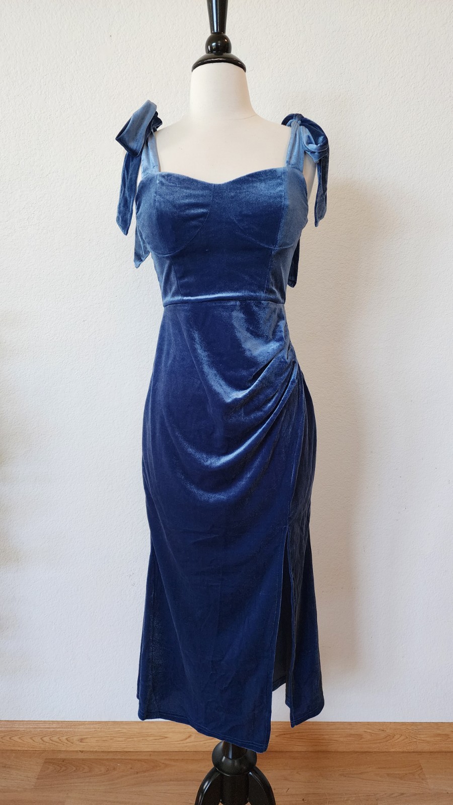 New Anthro Maxi Dress Size Medium Blue Velvet Bow Wedding Bridal Garden Classic
