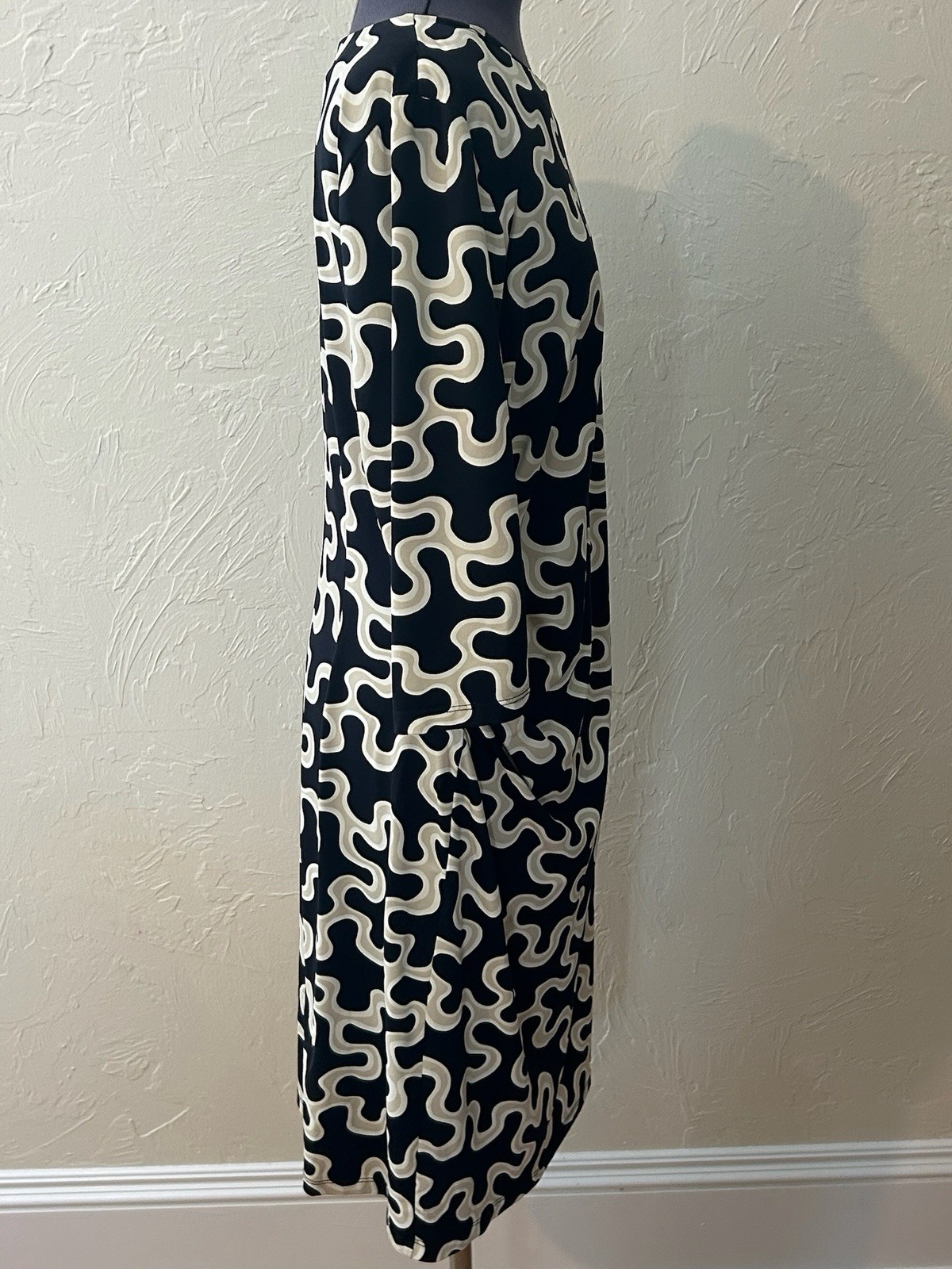 J. McLaughlin Women’s XL Black & Tan Dress W/Side Rouching – EUC