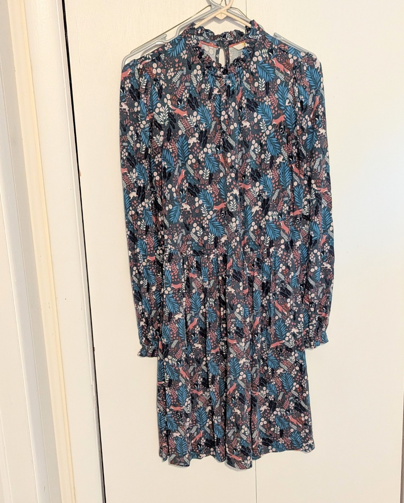 Boden Floral Long Sleeve Dress Size 2R Blue Green Animals Flowy Pockets
