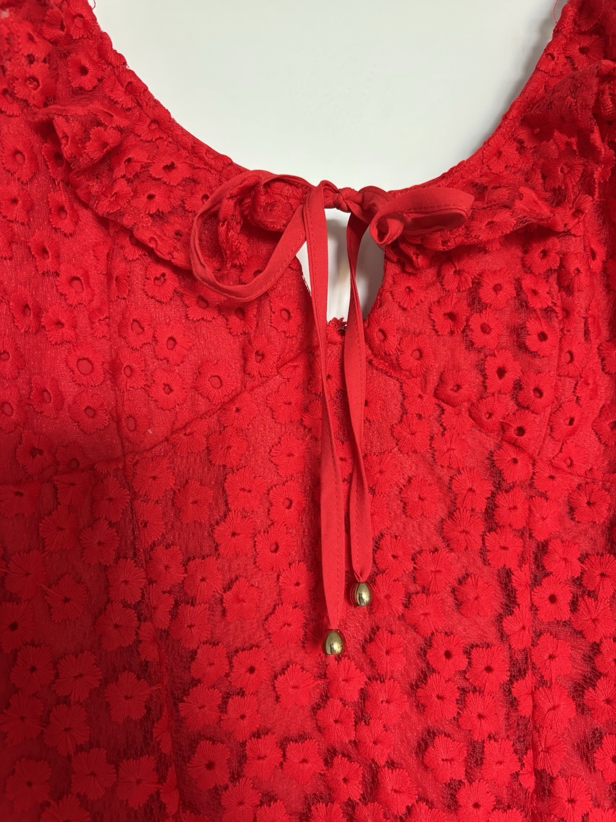 SAINTS + SECRETS Red Floral Lace Scoop Neck Strappy Ruffle Zip Mini Dress M