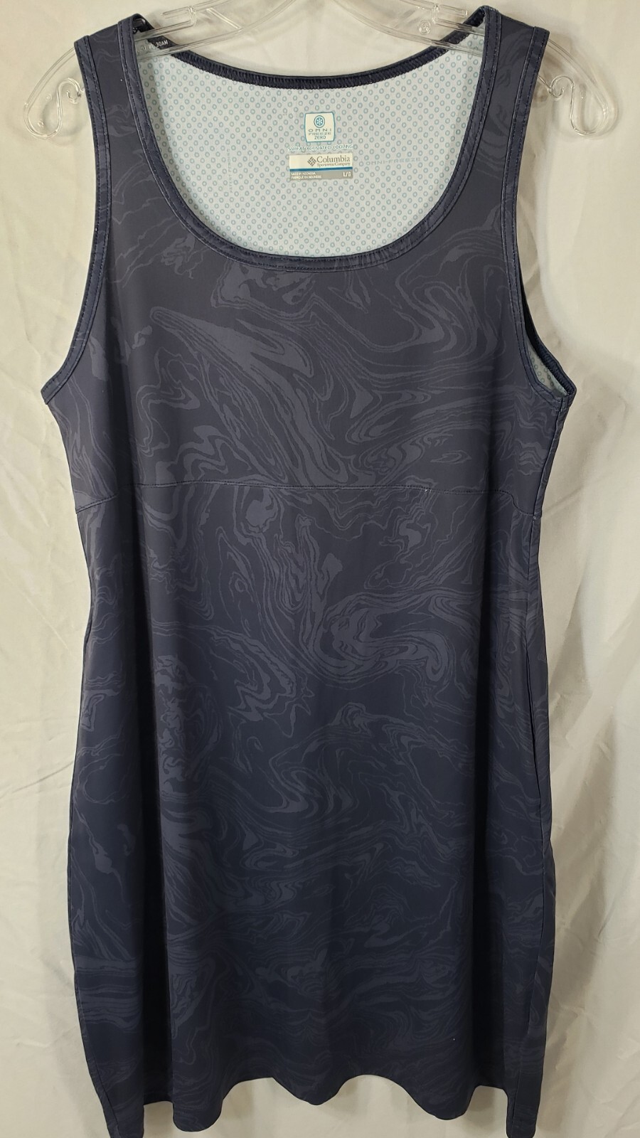 Columbia Women’s Large Omni Freeze Zero Sweat Activated Cooling Dark Blue Used