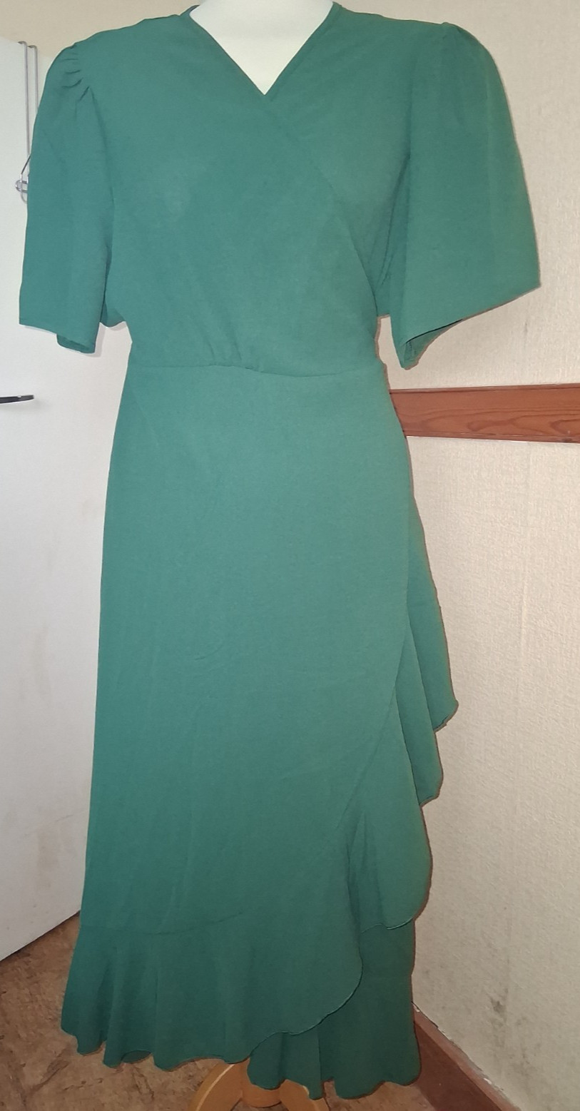 Ladies greens wrap dress – 4XL – Shein Curve