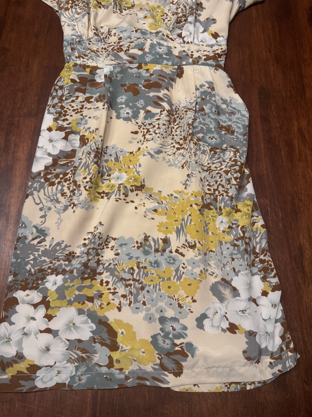 Darling Dress Adjustable Tie Waist Zippered Back V Neck Gorgeous Floral Size L