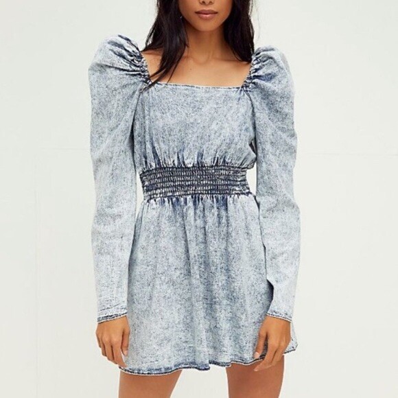 NEW Free People Molly Mini Dress Acid Wash Denim Square Neck Size XS Z114-28
