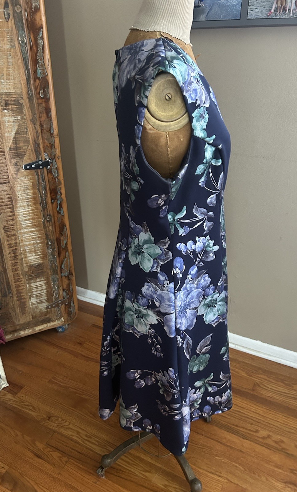 Roz & Ali Sleeveless A-Line Navy Blue Floral Dress – Knee Length | Size 12 New