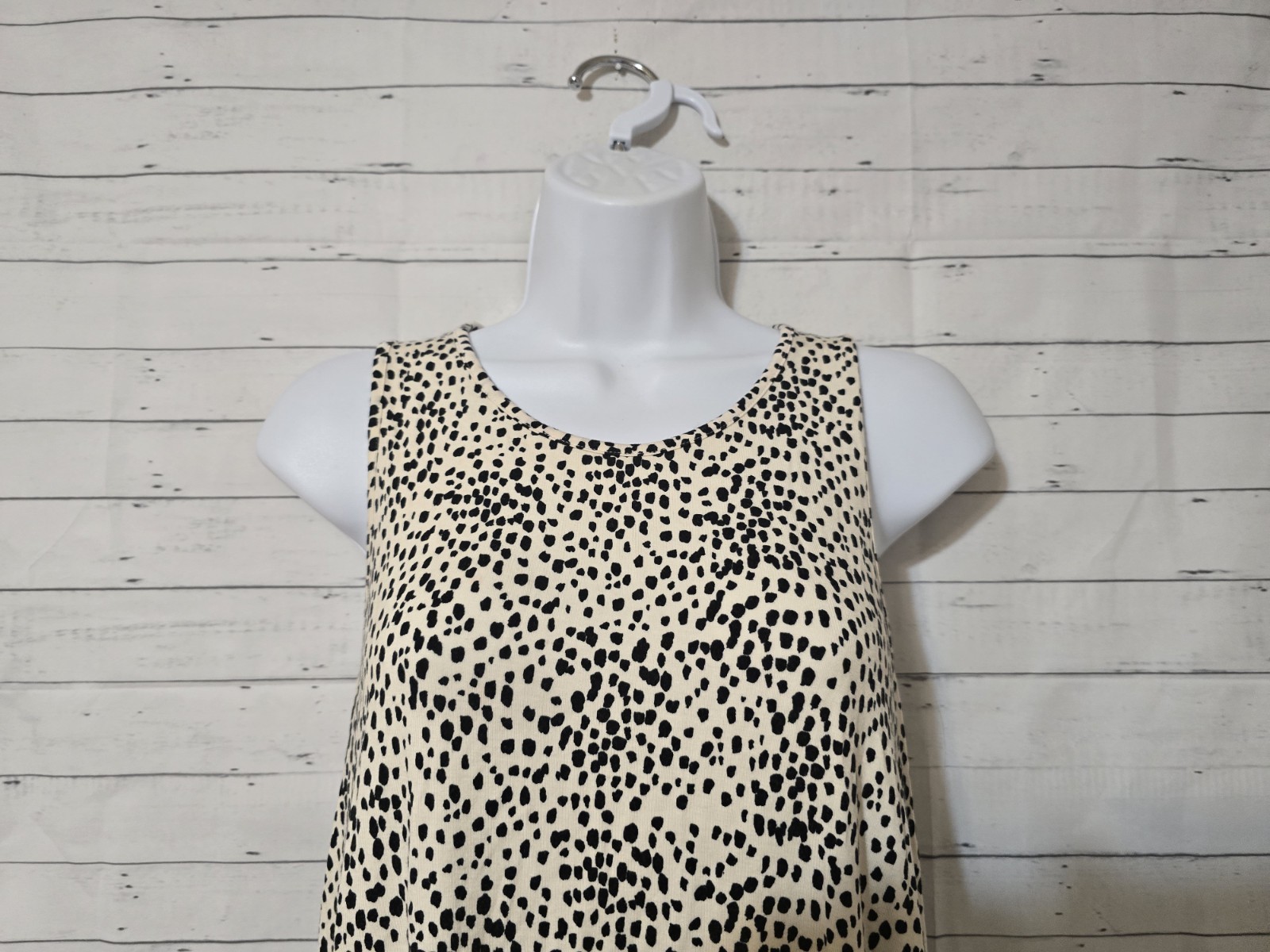 Women’s Express Beige Patterned Sleeveless Shift Dress, Size S