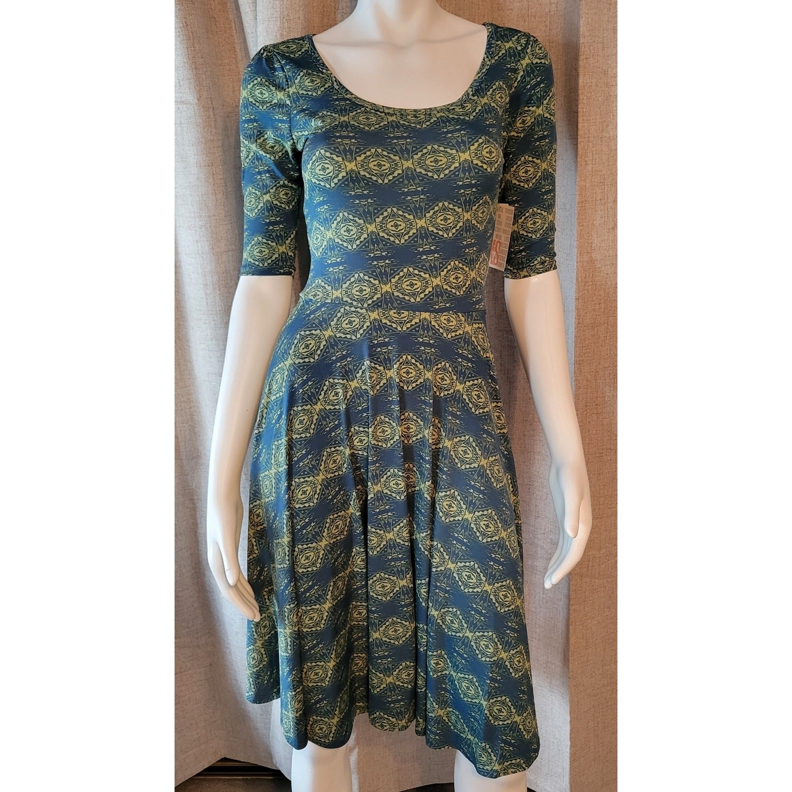 LuLaRoe Nicole Blue Green Scoop Neck Geometric Fit Flair Short Slve Dress XS NWT
