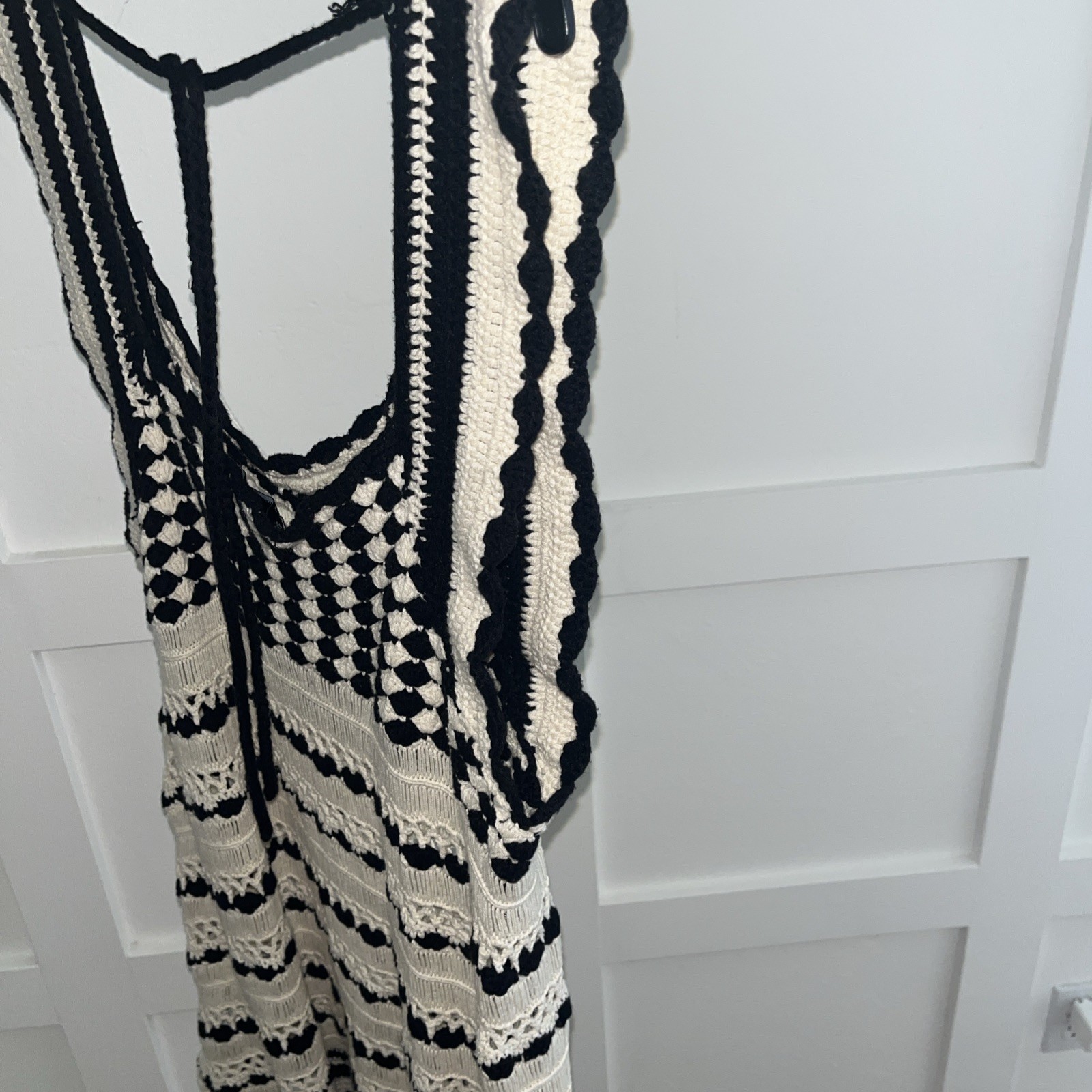 Nwt Forever21 Crochet Mini Geometric back. Open & edge Black & Cream SZ L