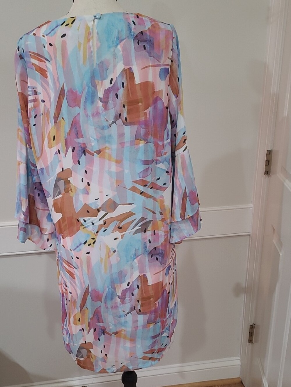 Jade Abstract Watercolor Print Shift Dress in Pastel Pink and Blue – Size M