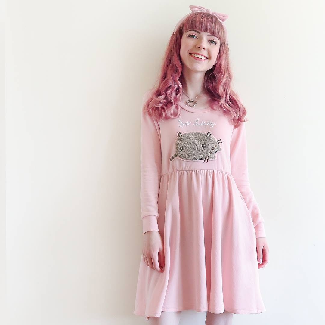 Limited edition rare exclusive Pusheen So Lazy Sweater Dress size small