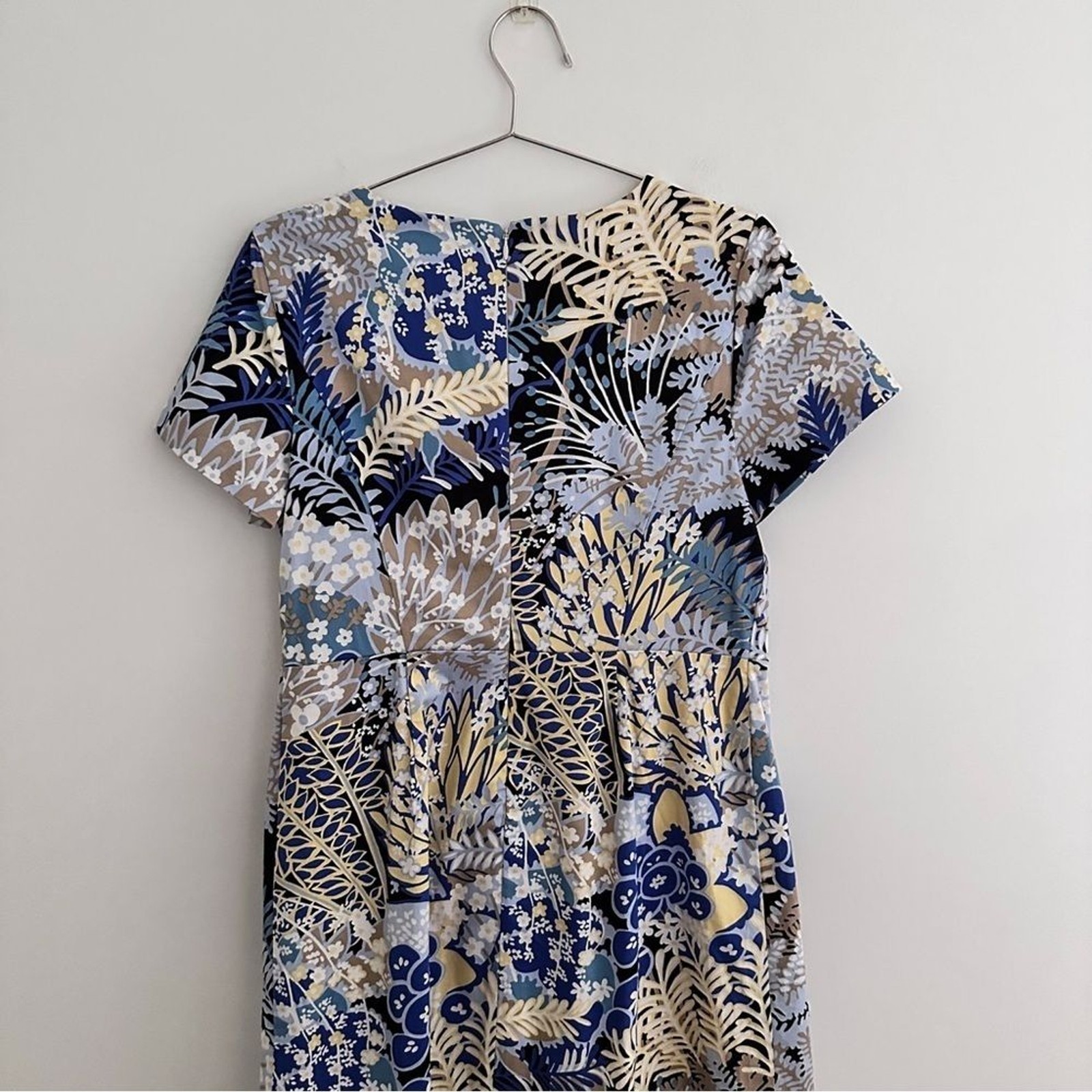 Talbots Botanical Floral Blue Multi Flounce Hem Short Sleeve Sateen Sheath 10P