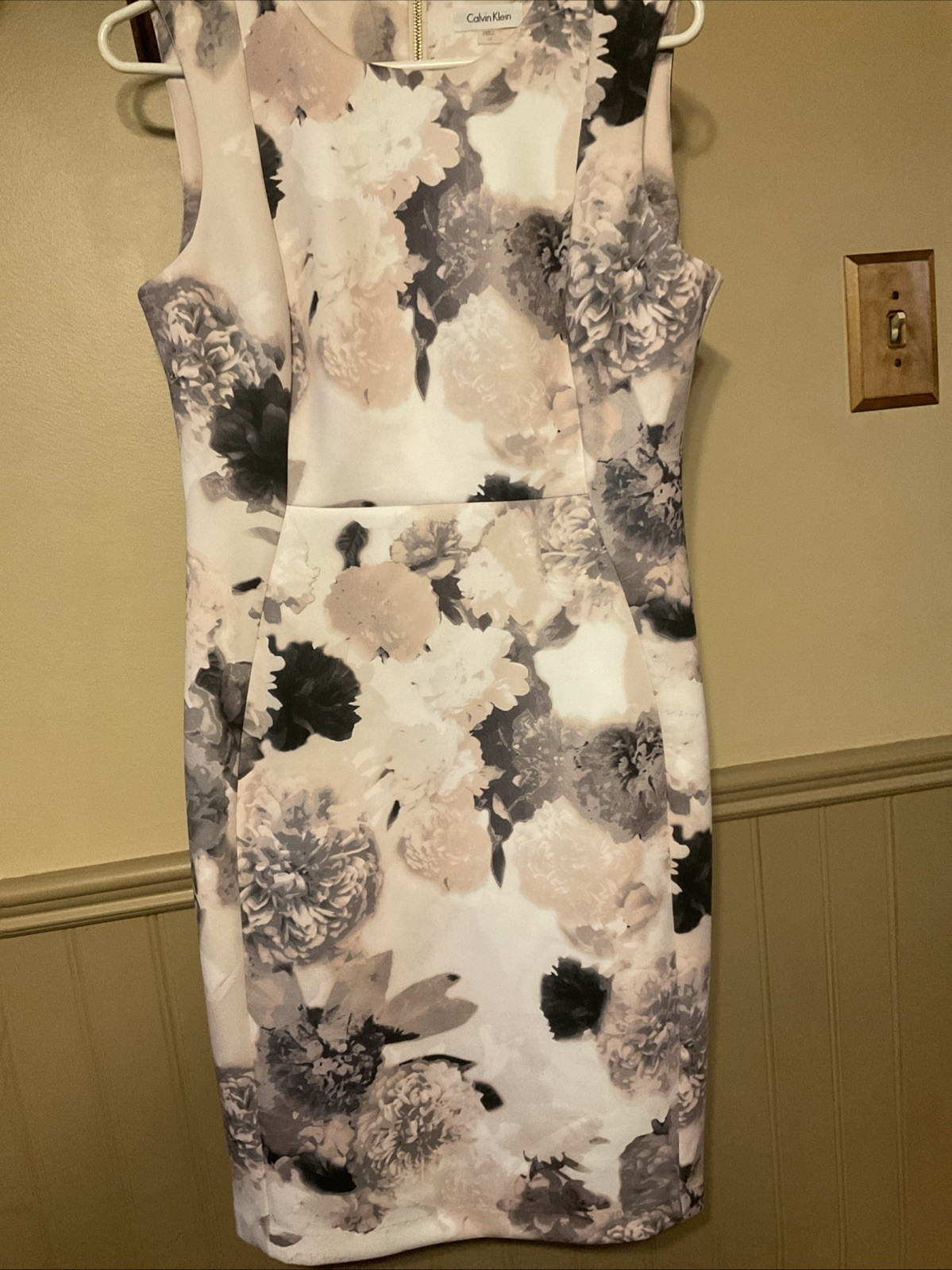 Calvin Klein Blush Pink & Grays Floral Scuba Sheath Dress Size 12