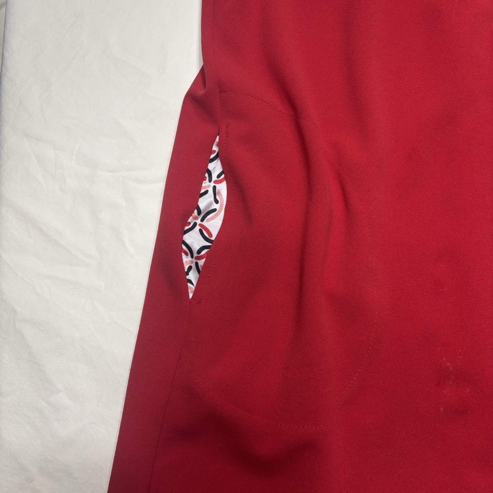 Dennis by Dennis Basso Shift Dress Size 10 Red Short Sleeve Pockets Zip Back