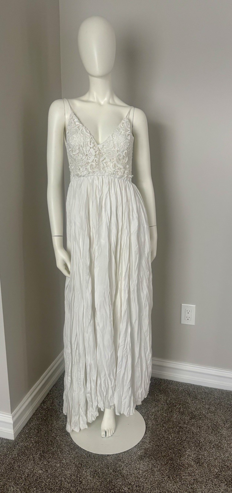 Olivaceous Crocheted Lace bodice Open Back Maxi Dress Size L