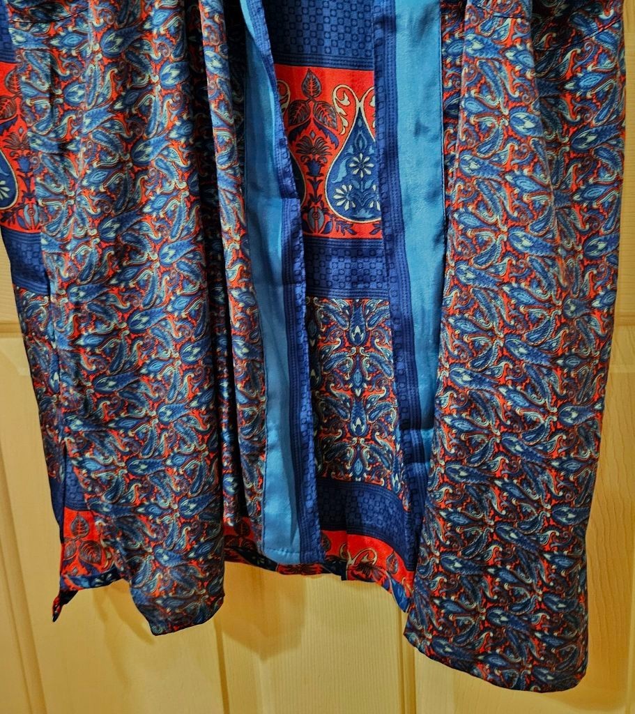 Art Silk Kimono Robe~ Womens One Size~ Kimono w/Tie ~Paisley ~ Blue, Red ~ New