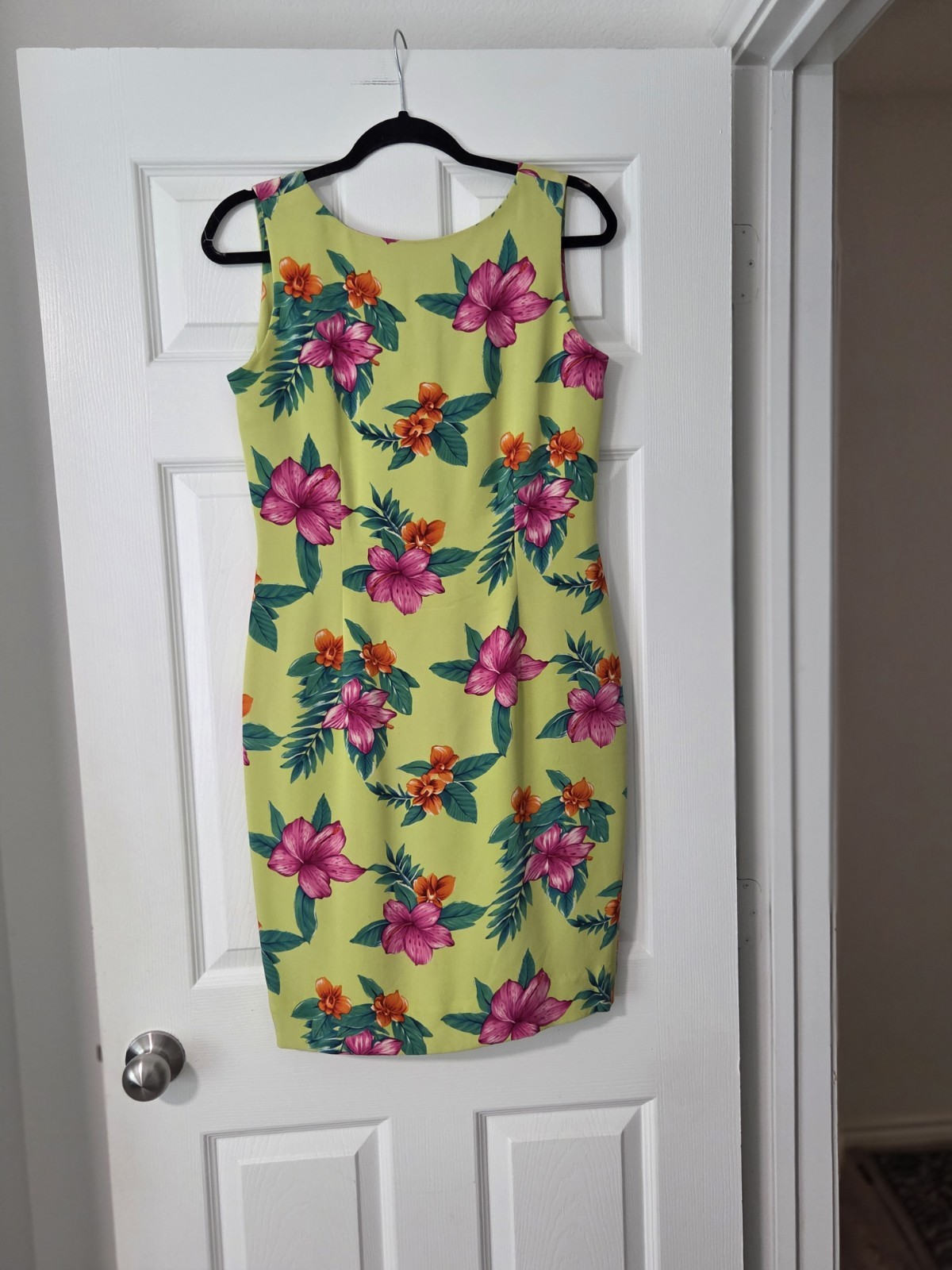VTG. Dana Buchman 100% Silk Floral Sheath Dress with Pink & Orange Blooms. SZ 8