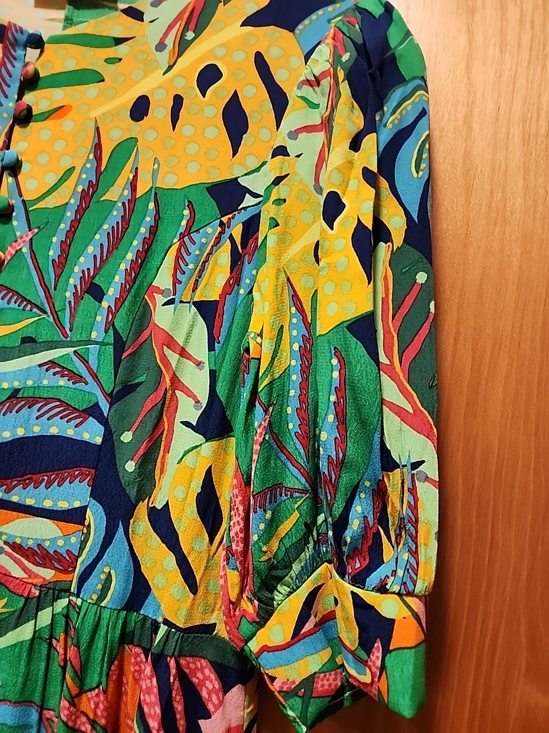 Karlie Ladies Size Medium Multicolor Tropical Floral Rayon Mini Dress