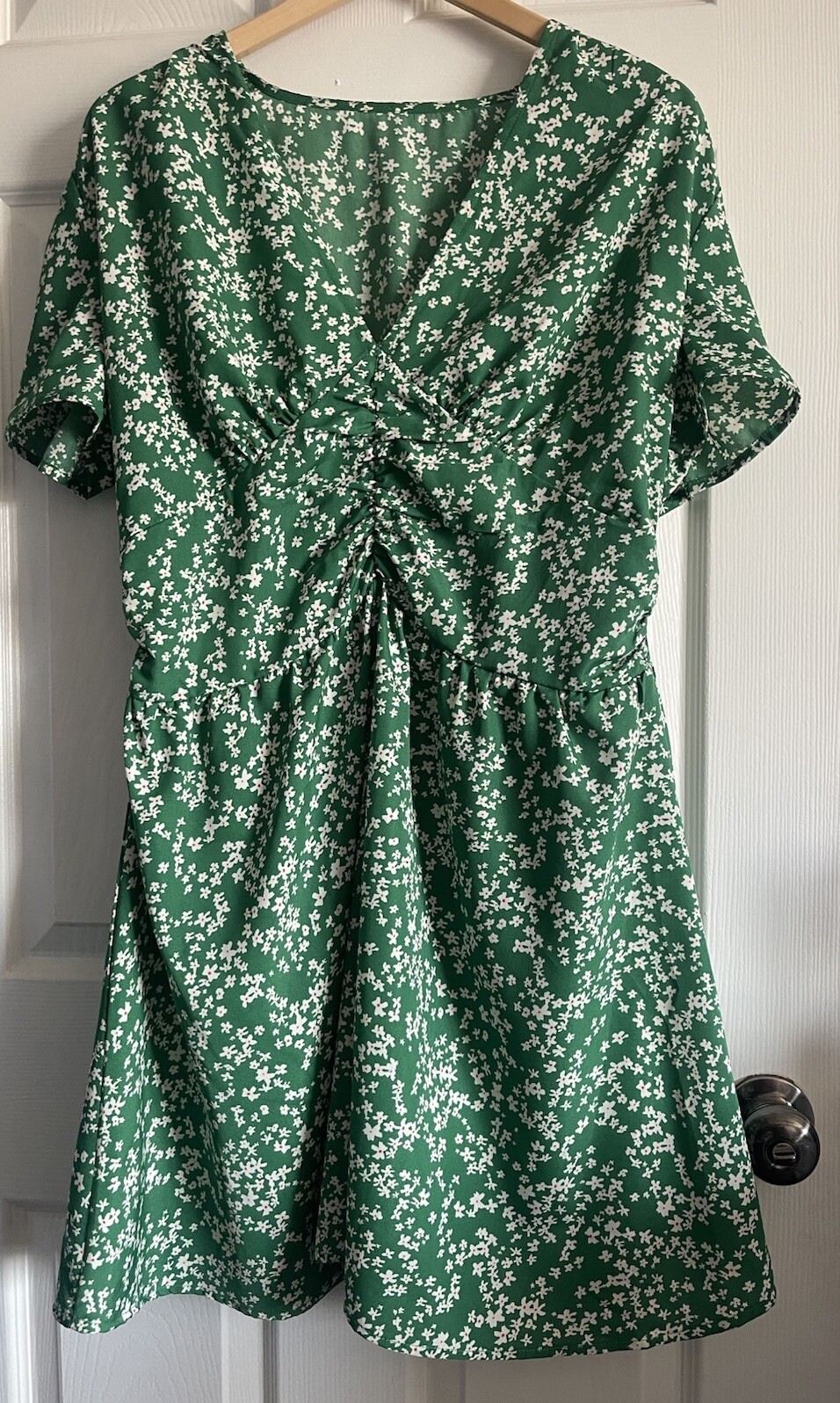 Cupshe Dress Green White Floral Sz L V Neck Gathered Pullover Short Sleeve EUC
