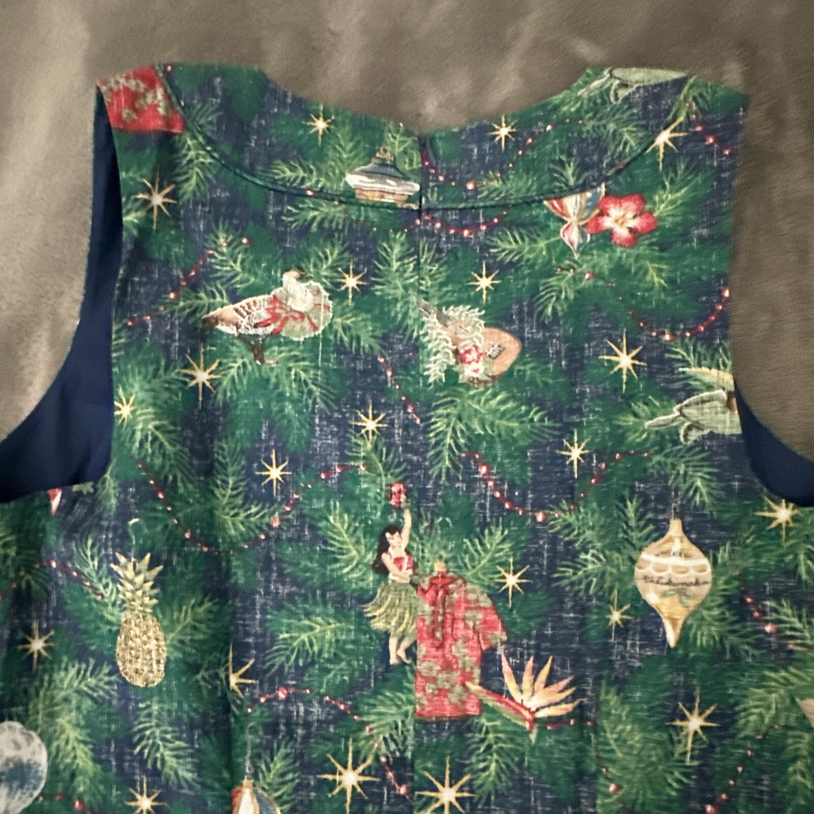 NWT 2022 REYN SPOONER Christmas Mele Kalikimaka Zipper Size 4 Women’s Dress