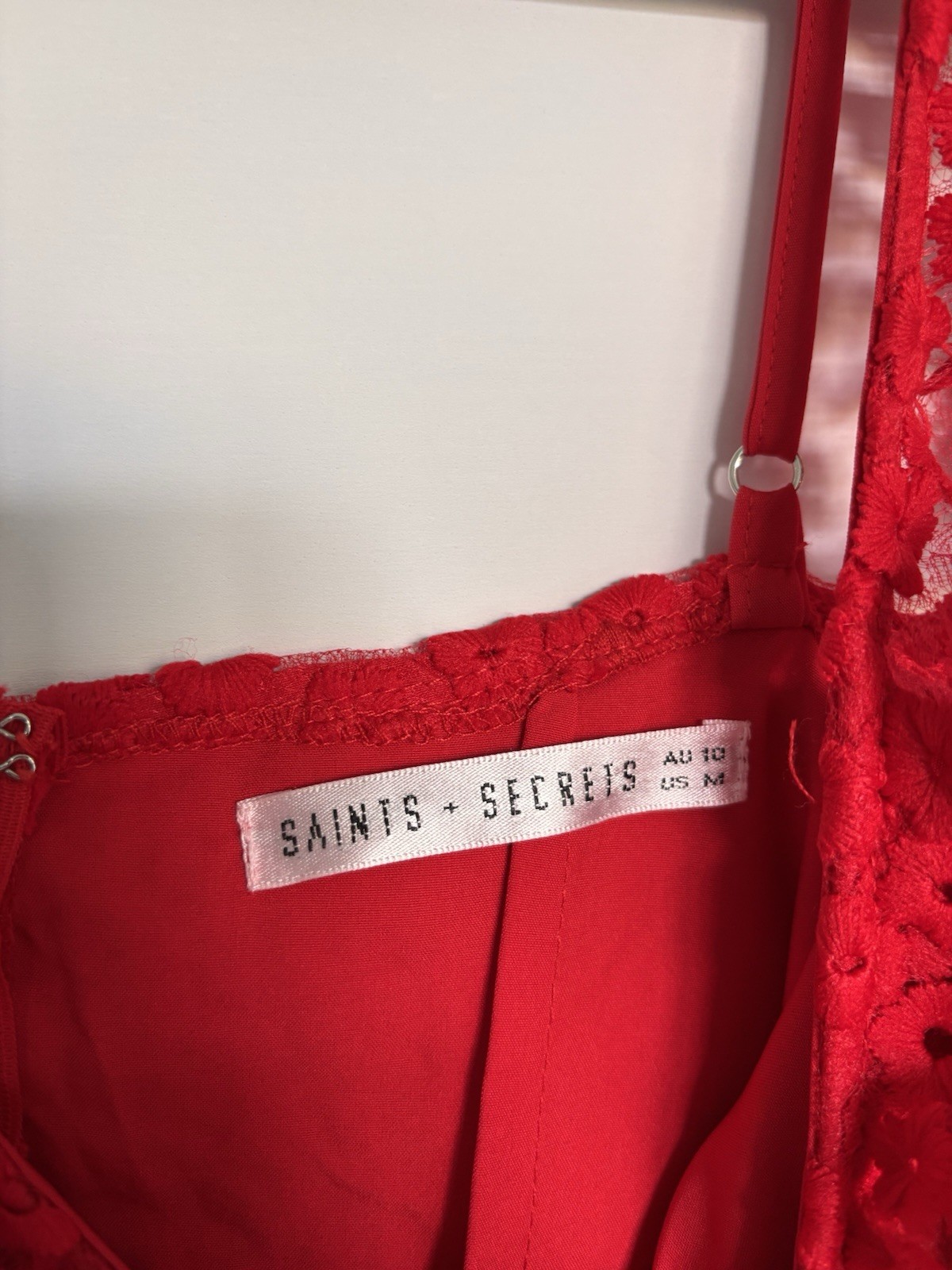 SAINTS + SECRETS Red Floral Lace Scoop Neck Strappy Ruffle Zip Mini Dress M