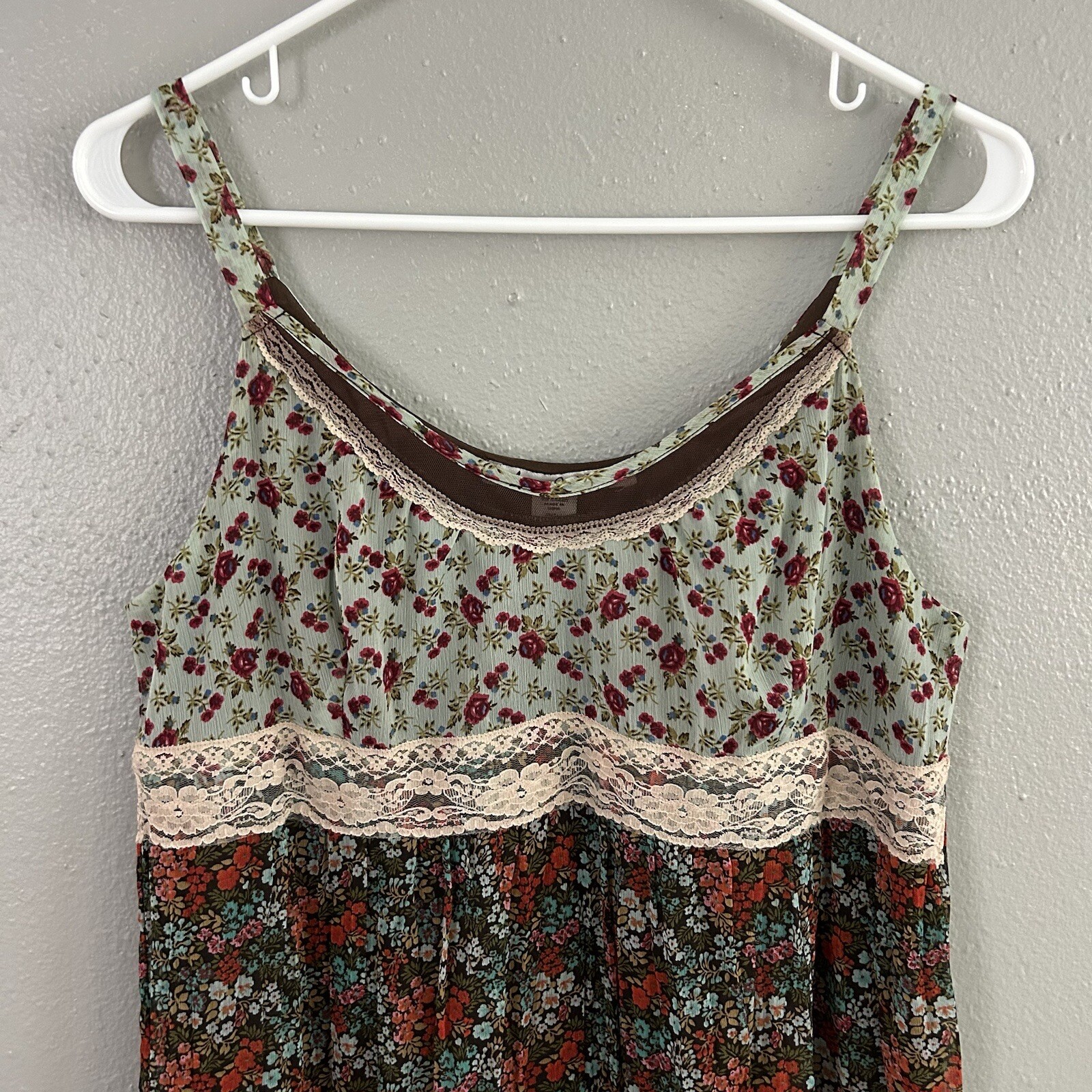 American Rag Tiered Crinkle Mini Dress Size M Lace Trim Boho Multi Print Floral