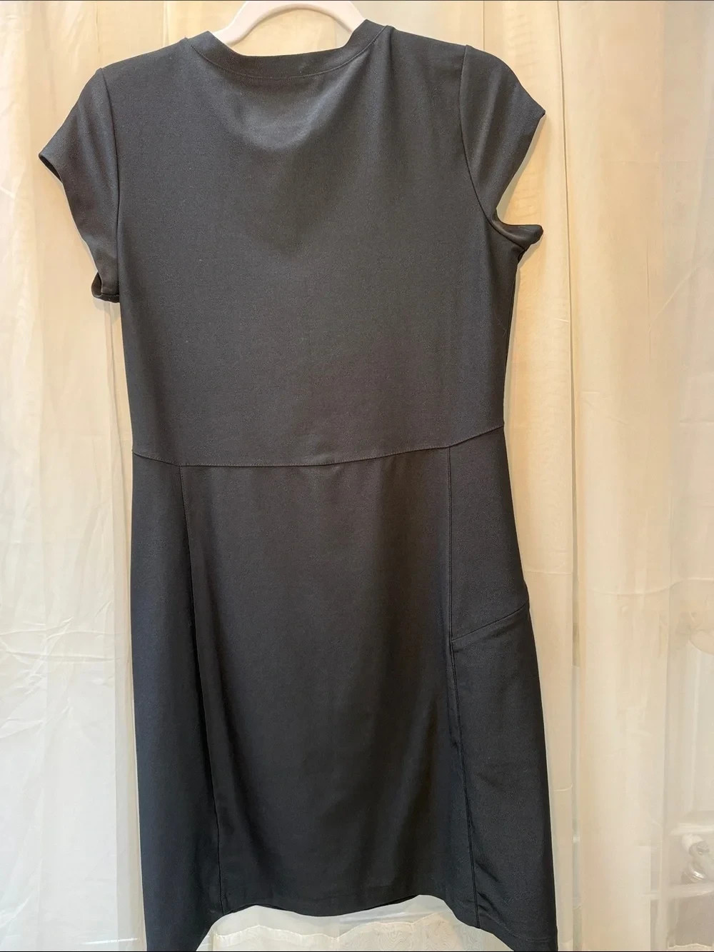 L.L. Bean Black Performance V-Neck Cap Sleeve Women’s Small Dress with Pockets