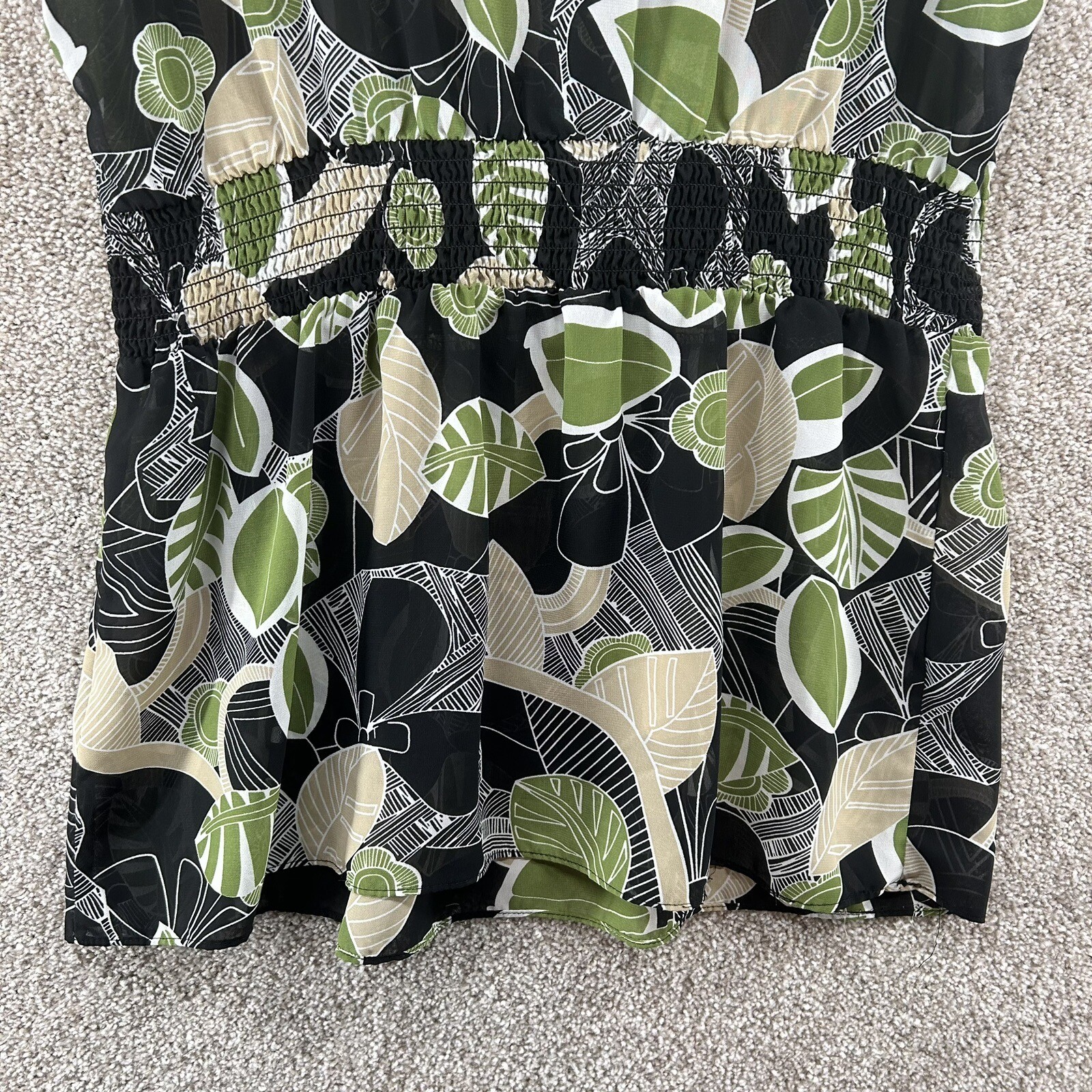 Apt. 9 Women’s Size L Green & Black Leaf Design V-Neck Cap Sleeve Top